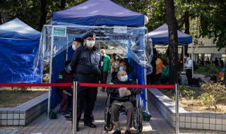 Китай ускорява ваксинацията срещу COVID-19 при най-възрастните