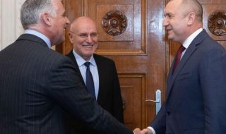 Радев: Стабилността на банковата система е ключов фактор за справяне с днешните кризи
