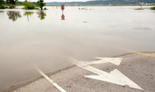 Трима загинали при наводнения в САЩ