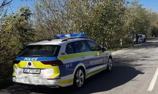 Автобус и лек автомобил се сблъскаха между Севлиево и Балван