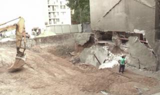 Стена на сграда се срути в Бургас
