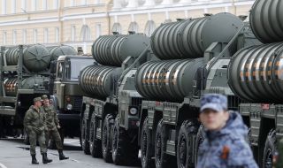 Гардовете на Путин се готвят за държавен преврат, в центъра на Москва разположиха военна техника
