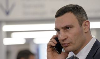 Съсипаха от критики братята Кличко заради кадри от фронта (ВИДЕО)