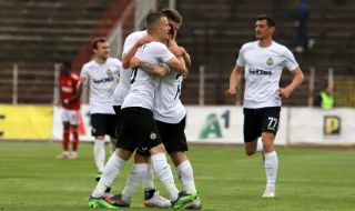 Куп футболисти на Славия може да напуснат клуба през лятото