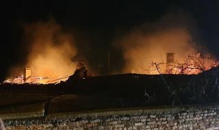 Голям пожар избухна в село Труд