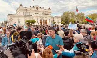 Ивайло Мирчев: От 2026-а година България ще бъде част от еврозоната, независимо от Румен Радев
