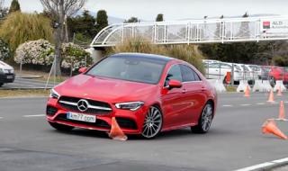 Mercedes-Benz CLA се изложи в лосовия тест (ВИДЕО)