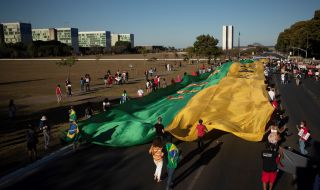 Големи протести в Бразилия