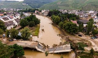 Нивото на водата в засегнатите райони в Западна Европа се повишава