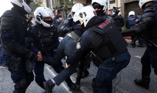 Опити за демонстрации в Гърция