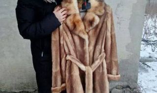 На вдовиците на загиналите руски войници започнаха да им раздават палта