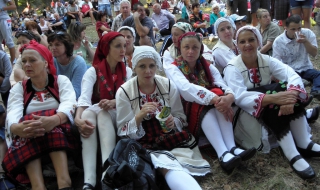 Добърските баби на Пирин пее