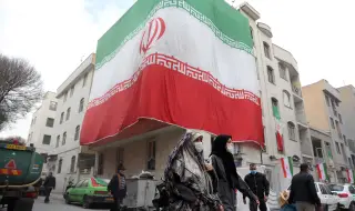 Снаряд падна в близост до иранската атомна електроцентрала