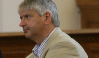 Д-р Лъчезар Иванов кандидатства за доцент с две чужди публикации