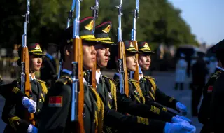 Китайският президент призна, че армията на страната му е изправена пред големи проблеми