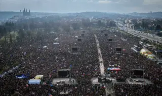 200 хиляди излязоха на антиправителствен протест в центъра на Прага