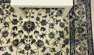 На тази СНИМКА има телефон, но почти никой не може да го види