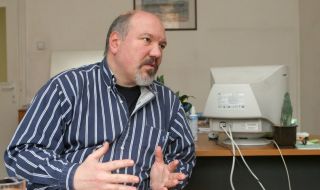 Александър Маринов: Не очаквам разрив между Радев и Петков