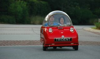 Най-малката двуместна кола в света