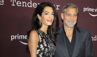 Джордж Клуни и Амал заедно на премиерата на новия му филм