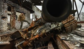 Русия обяви, че е превзела Мариупол. Какво ще се случи с украинските бойци в "Азовстал"?