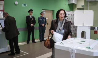 Избори по руски: връчват призовки за военна служба на наблюдатели