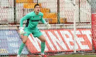 Медиите в Беларус не спират да бутат вратаря на ЦСКА към Русия