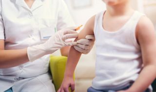Педиатър: Ваксинацията при деца с хронични заболявания е препоръчителна