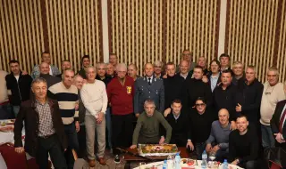 ЦСКА зарадва ветераните с коледен обяд