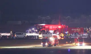 Пътниците от самолета, който избухна в пламъци на летището в Токио, са спасени