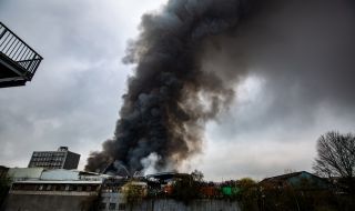 140 евакуирани заради пожарите в Хамбург