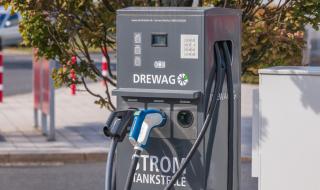 Германия задължава всички бензиностанции да имат зарядни станции 