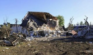 Най-малко 31 души са ранени при руски удар по украинския град Первомайски