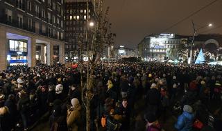 Хиляди на улицата срещу Орбан