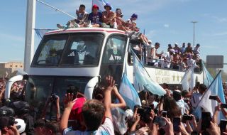  Страшните сцени, които прекратиха парада на Аржентина (ВИДЕО)