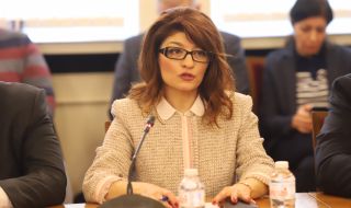 Десислава Атанасова: Ако ще управляваме с ПП/ДБ, трябва да знаем структурата и състава на МС