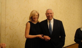 Хакер замеси Колин Пауъл в любовен скандал с румънка