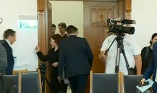 Нови скандали в парламента заради хартиената бюлетина и правилника на НС(ОБЗОР)