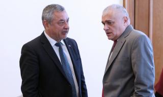 БСП поиска оставките на Валентин Радев и Валери Симеонов