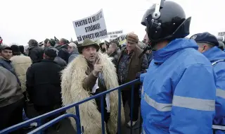 Народно недоволство в Румъния: протестиращи фермери блокираха украинската граница