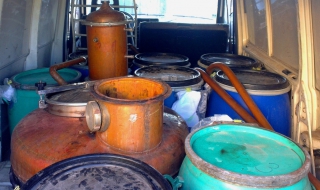 Нелегални казани и 1200 л. ракия във варненско село