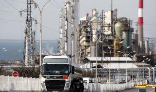 Китай запълва запасите си от нефт