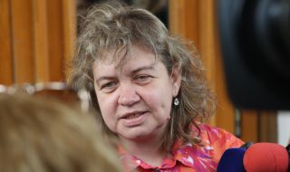 Наталия Киселова: Възможно е президентът да влезе в спора за референдума на "Възраждане"