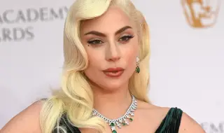 Лейди Гага "облече" авточасти за премиерата на филма си (СНИМКИ)