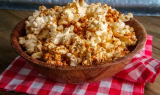 Рецепта на деня: Домашни пикантни пуканки