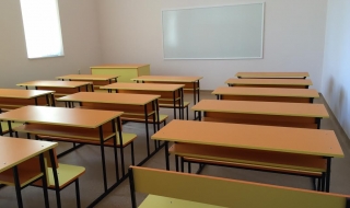 Рекорд! Ученик от Американския колеж с 3 пълни шестици на матурите