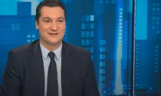 Радев освободи Крум Зарков като негов секретар по правни въпроси 