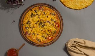 Рецепта за вечеря: Кето пица с кайма (ВИДЕО)
