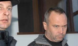 Лекарят убил баща си остава в ареста