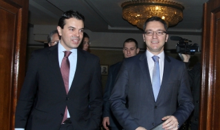Няма съществен напредък при преговорите с Македония